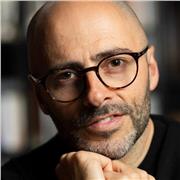 Sono un Tutor Scientifico: comunico le conoscescenze attraverso l'arte, il divertimento e la passione. 
Provegno da una famiglia di insegnanti da 4 generazioni. 
Se io ho compreso una cosa, è sicuro che riuscirò a farla comprendere anche a te!
Stai sereno